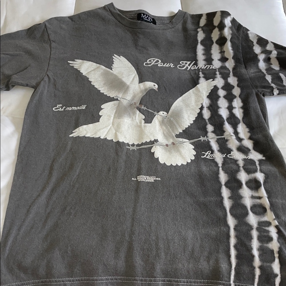 Gray Graphic T-Shirt with Dove Design